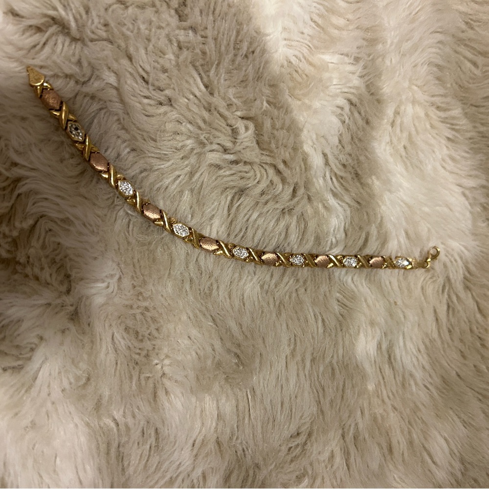 Hugs and kisses bracelet
